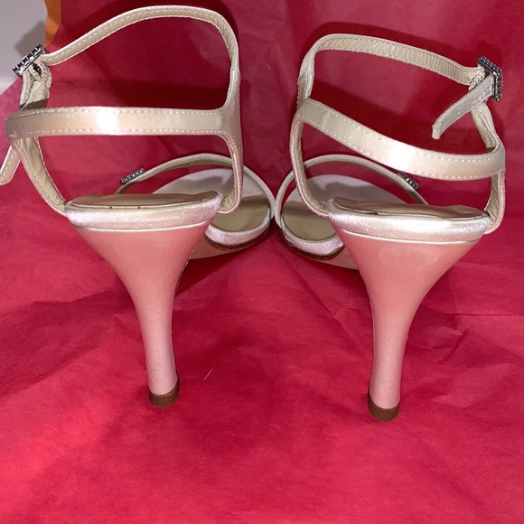 Grace “Nadia” in Candlelight silk size 6.5 B, bridal, wedding, special occasion - Picture 5 of 8